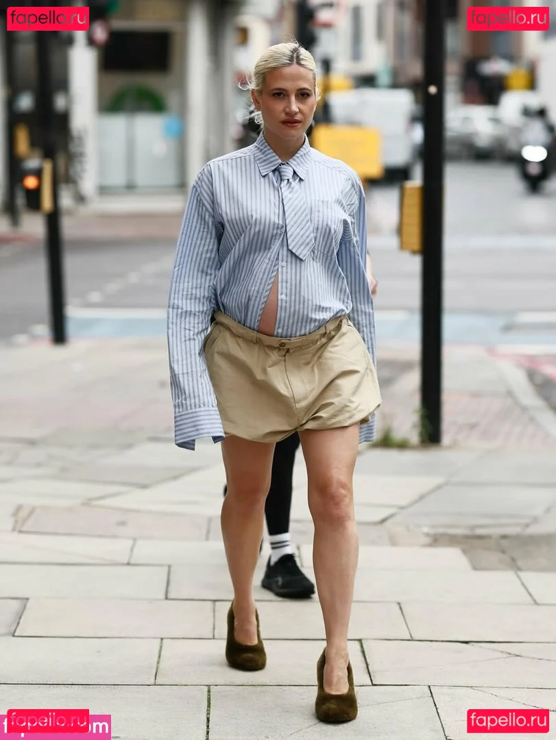 Pixie Lott Onlyfans Photo Gallery 