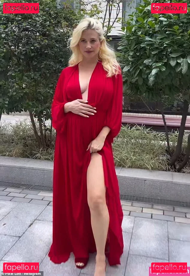 Pixie Lott Onlyfans Photo Gallery 