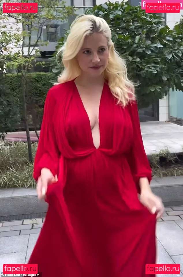 Pixie Lott Onlyfans Photo Gallery 