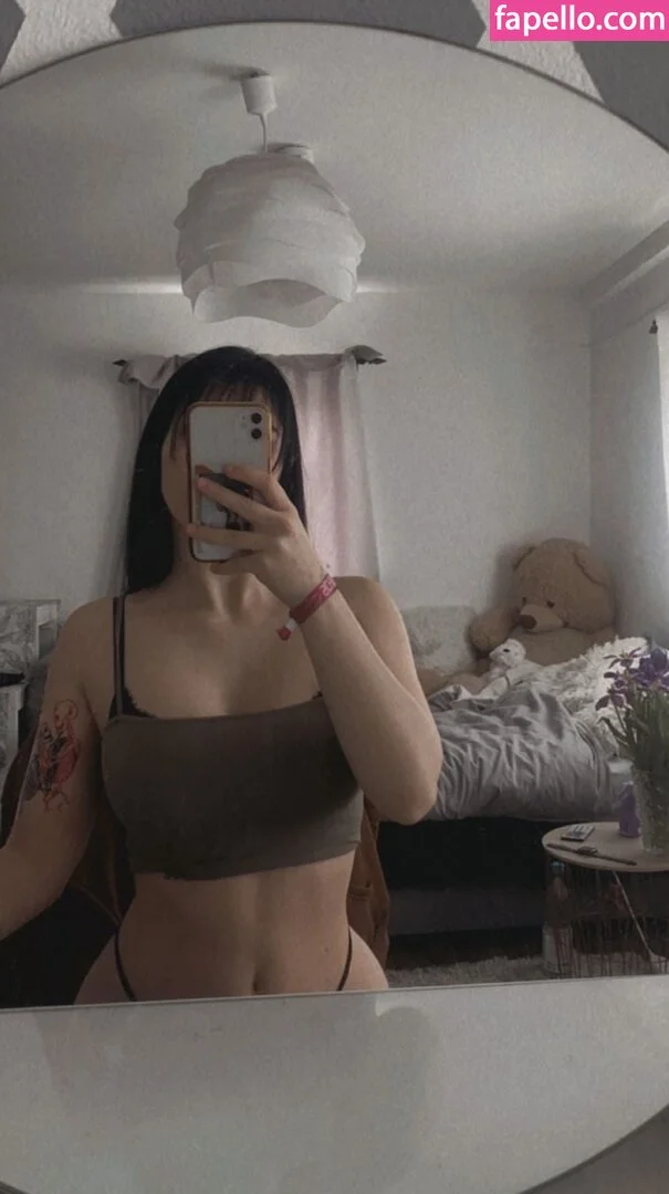 onselina Onlyfans Photo Gallery 