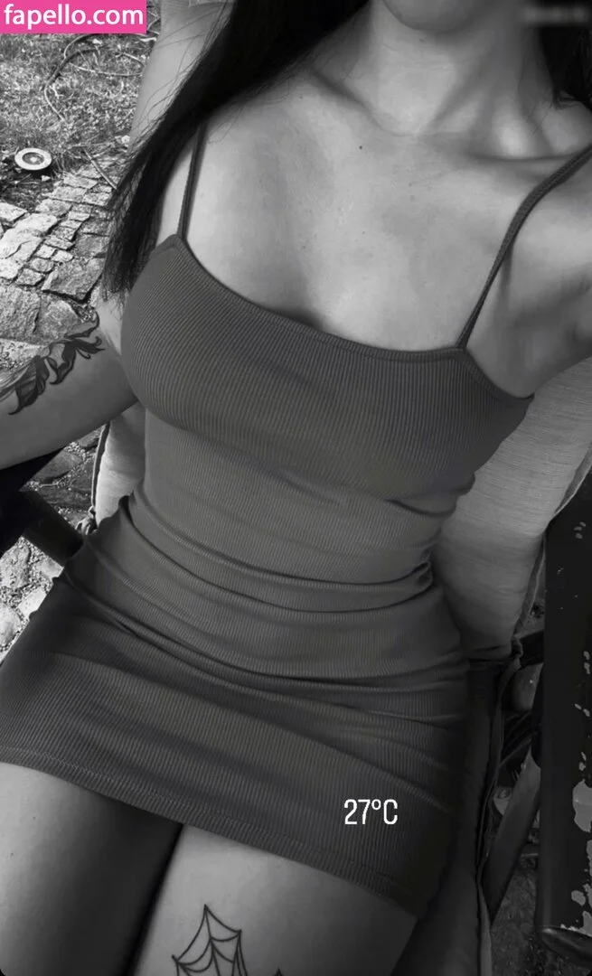 onselina Onlyfans Photo Gallery 