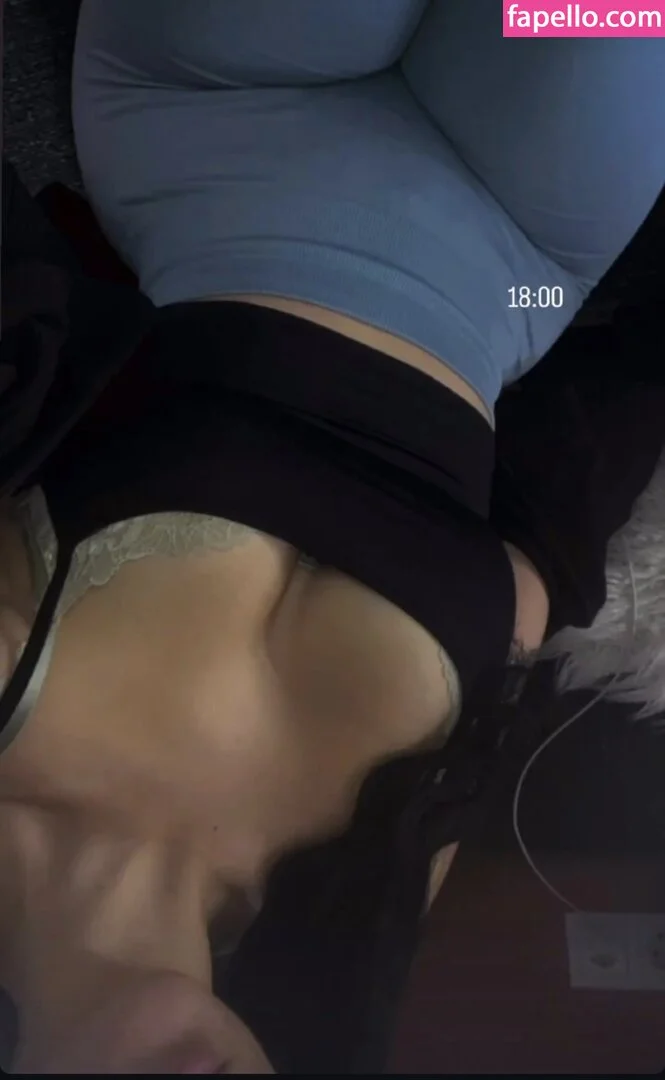 onselina Onlyfans Photo Gallery 