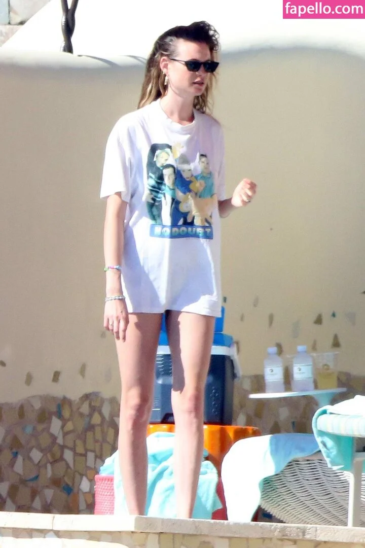 Behati Prinsloo Onlyfans Photo Gallery 