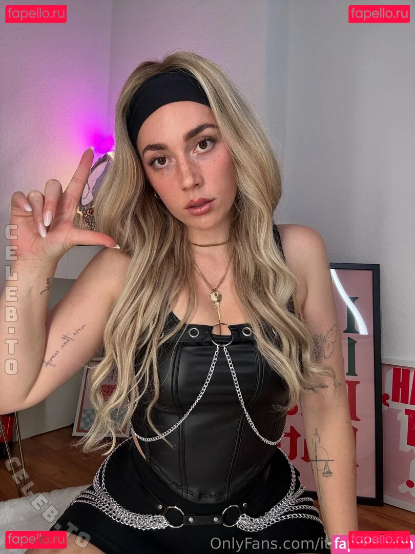 Itisemimarie Onlyfans Photo Gallery 