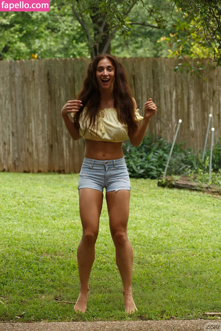 Vyness Lucero Onlyfans Photo Gallery 