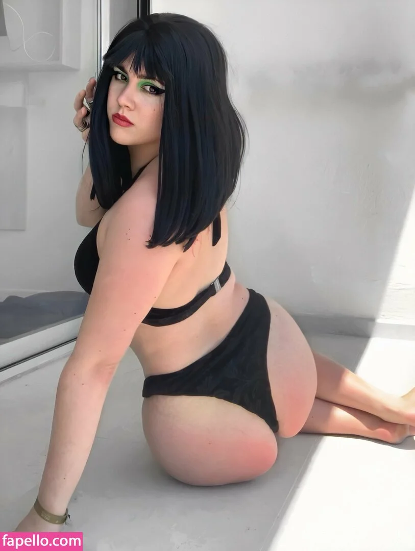 Daphne Li Onlyfans Photo Gallery 