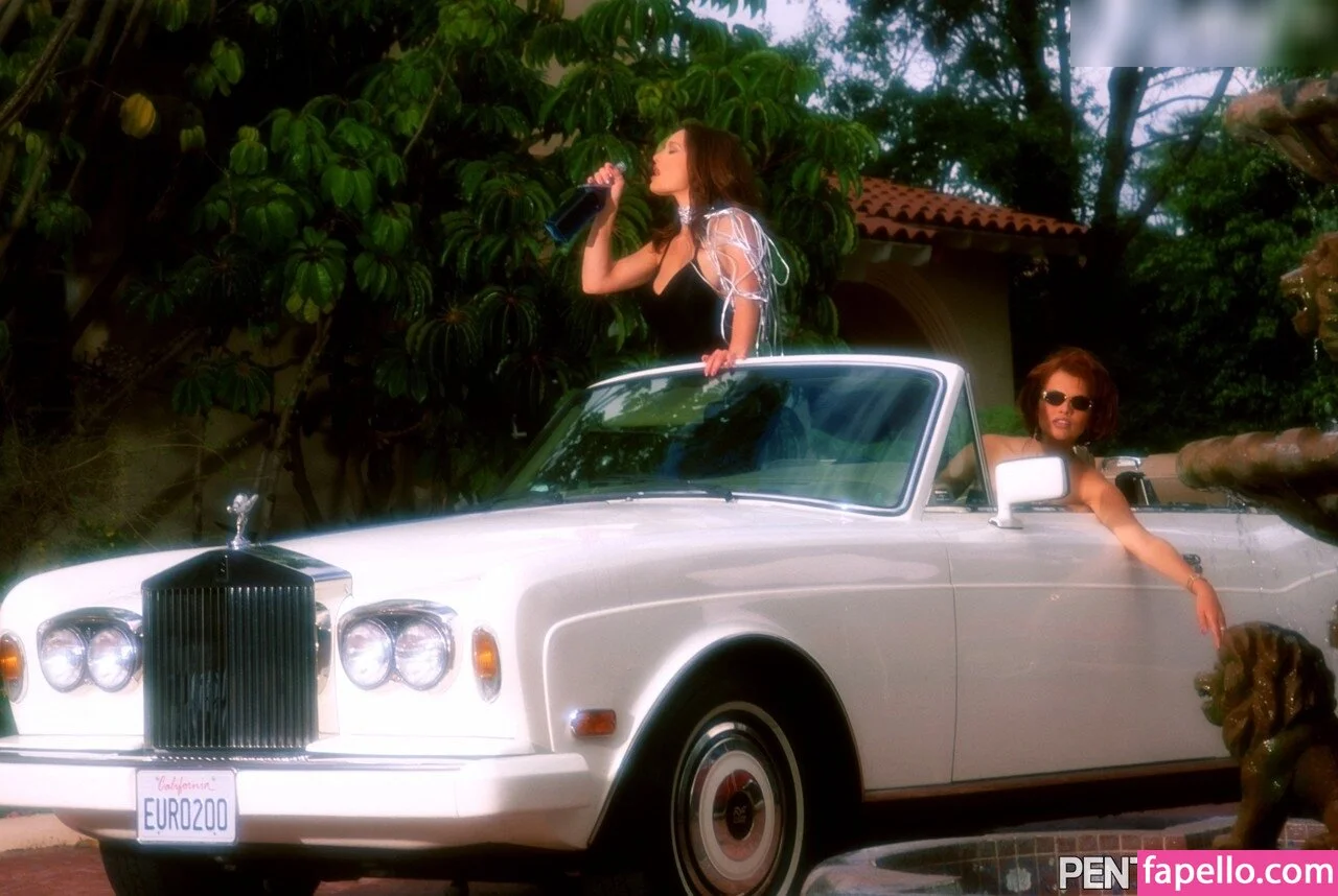 Tania Russof Onlyfans Photo Gallery 