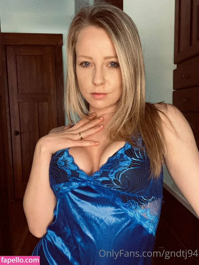 nat_ajj Onlyfans Photo Gallery 