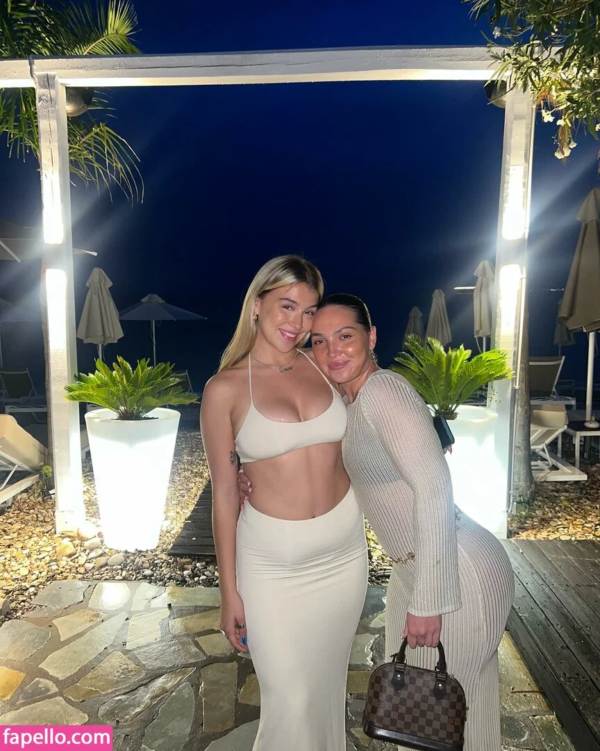 Caity Baser Onlyfans Photo Gallery 