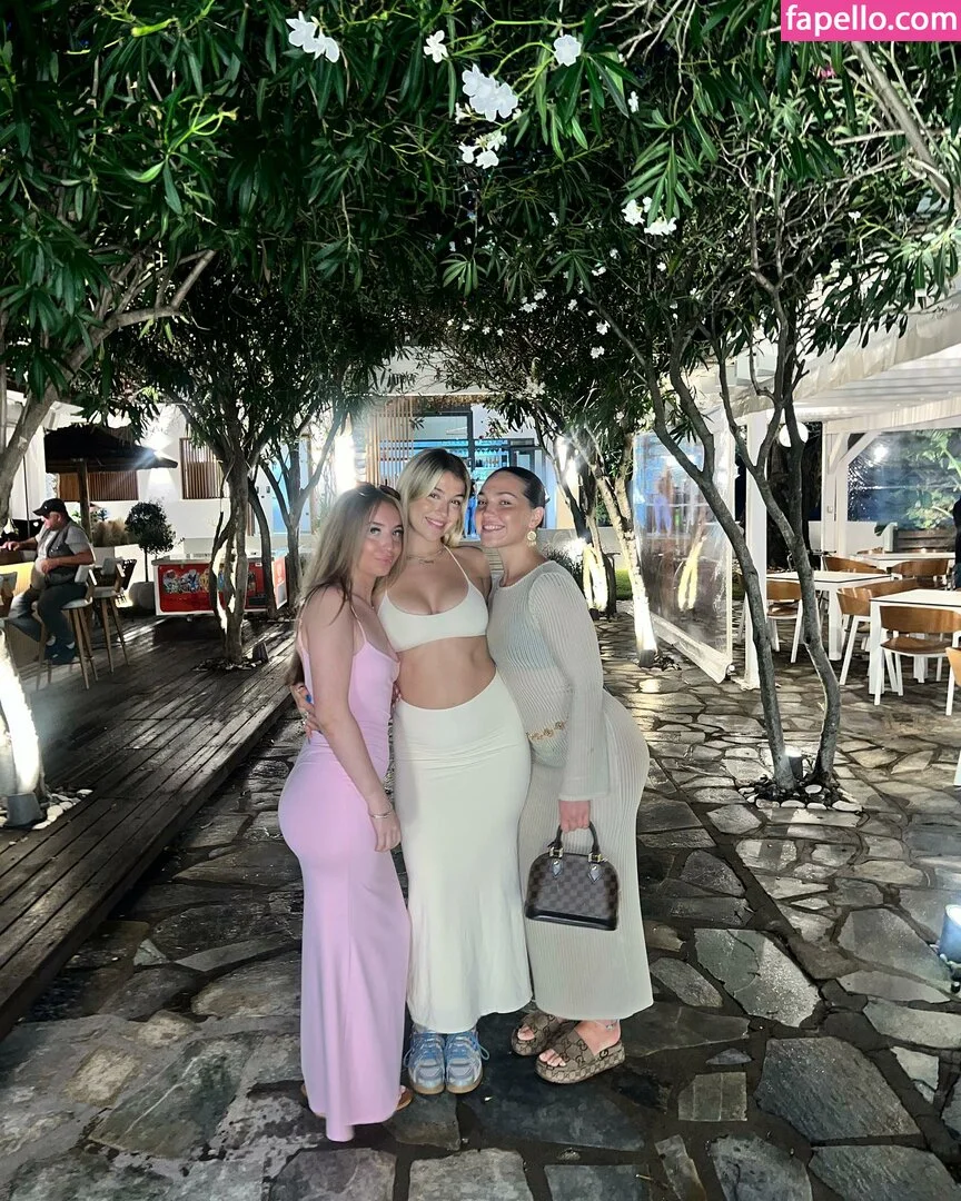 Caity Baser Onlyfans Photo Gallery 