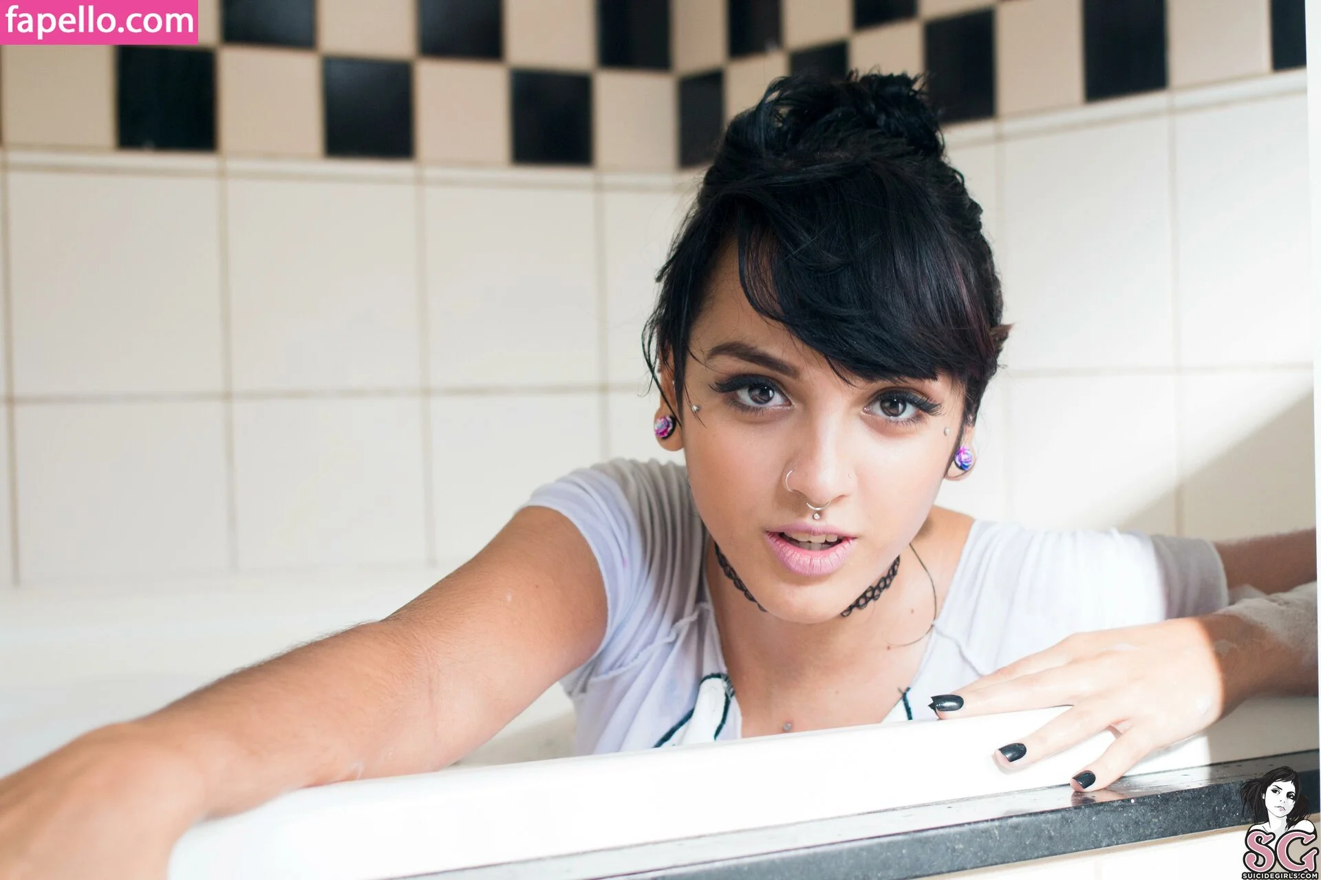 n4ubae Onlyfans Photo Gallery 