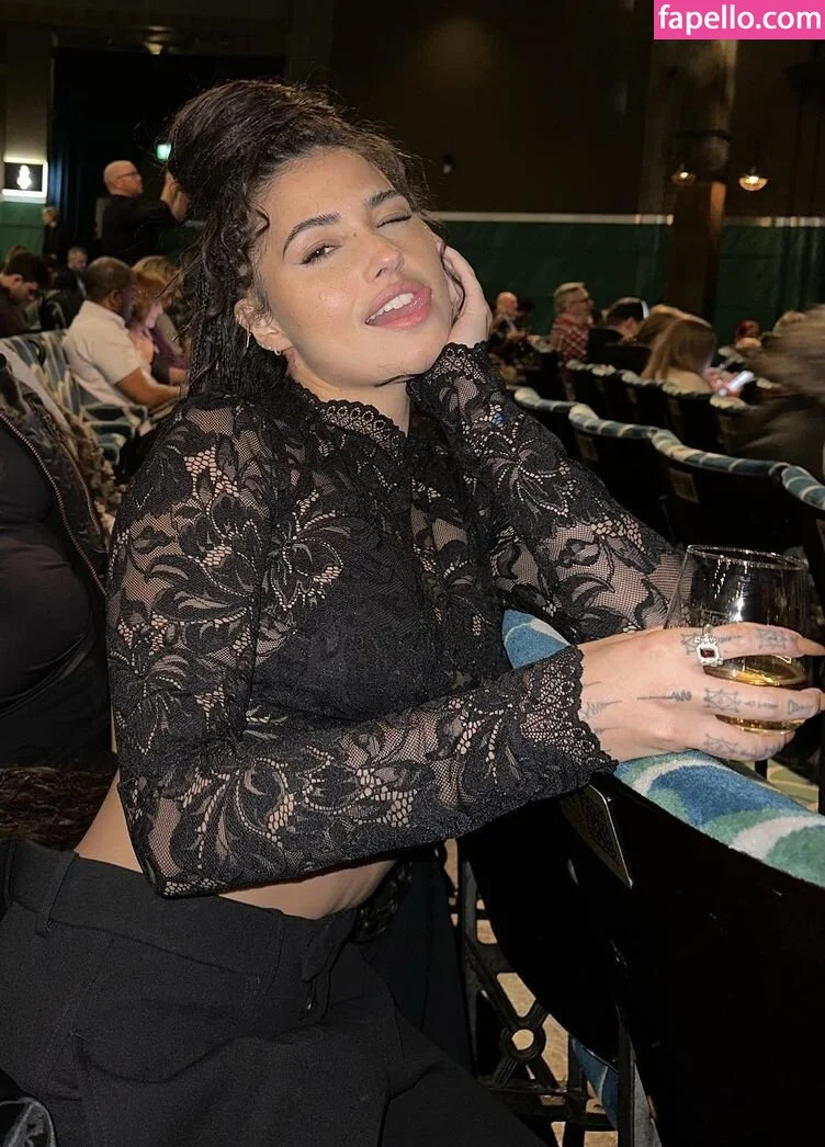 Mabel Onlyfans Photo Gallery 