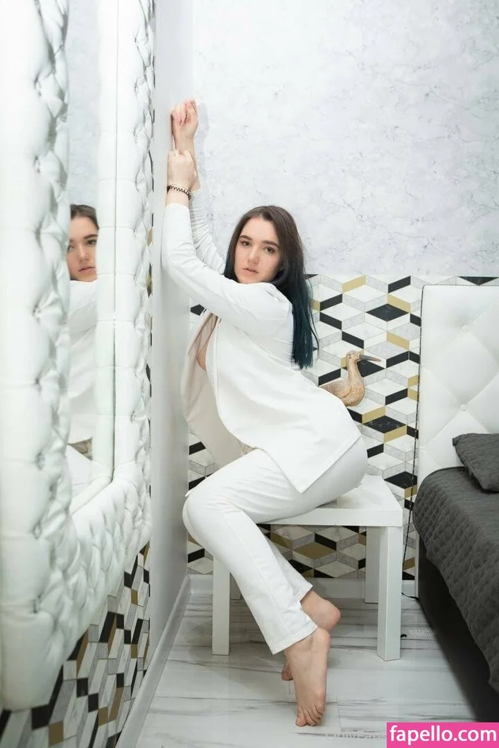 bella_sun_ Onlyfans Photo Gallery 