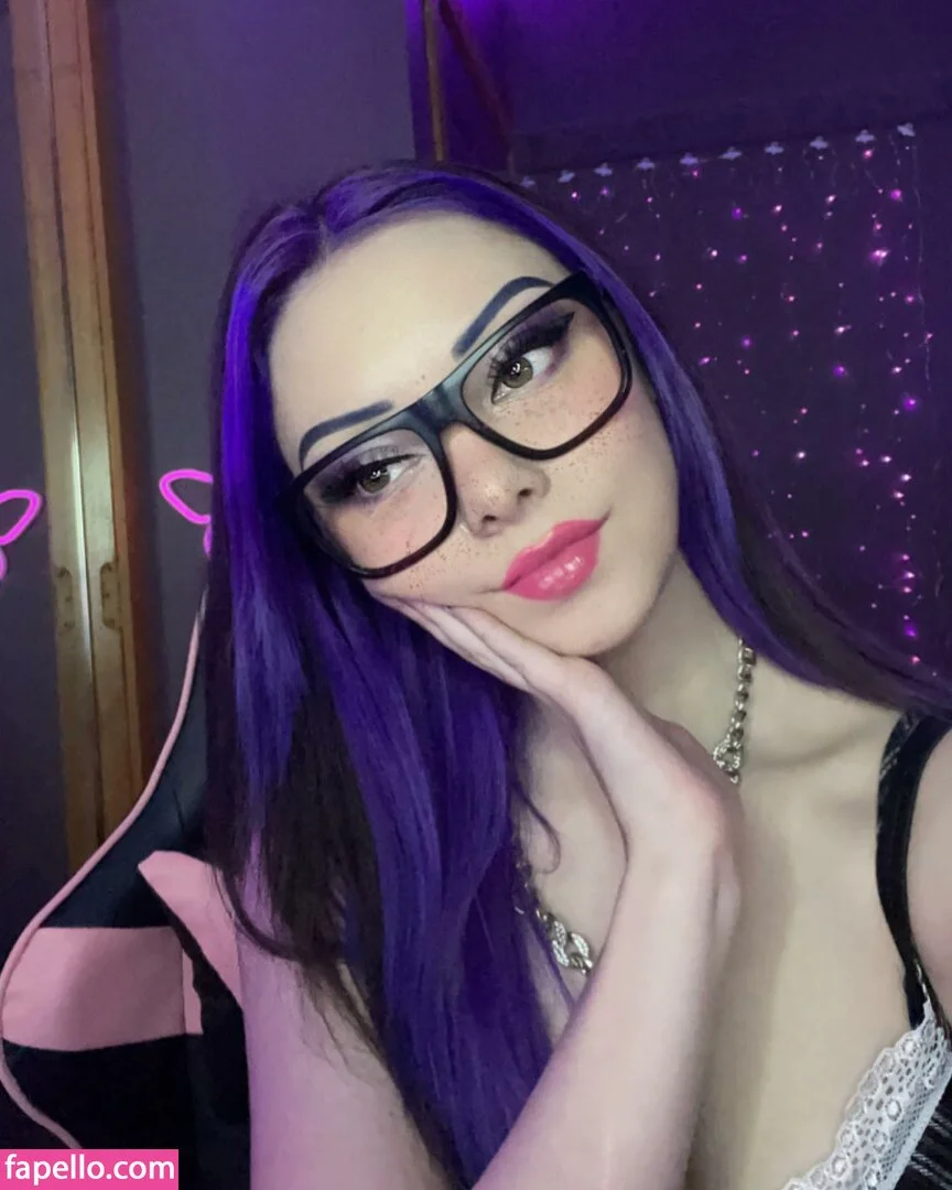 2bratty Onlyfans Photo Gallery 