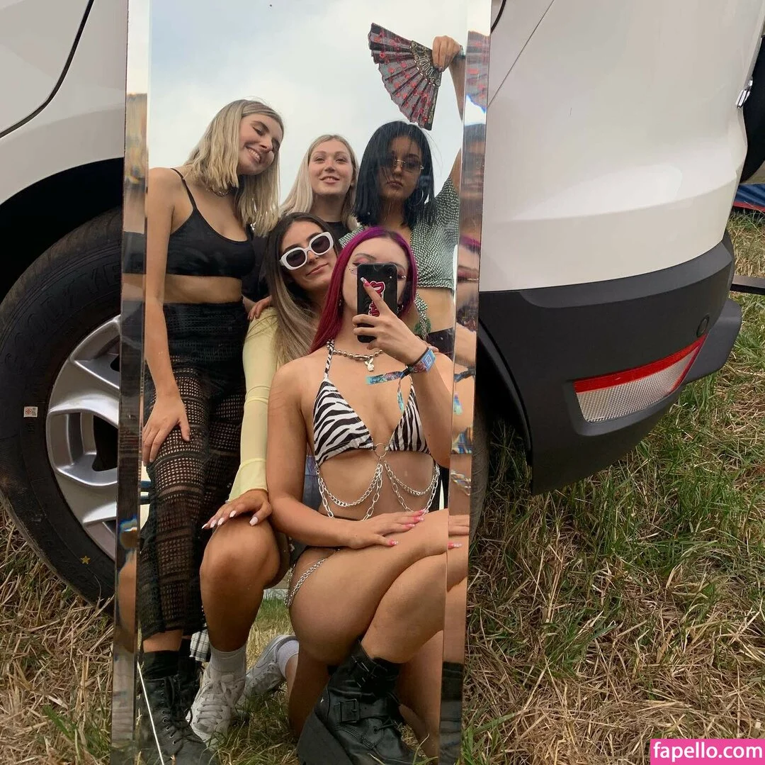 2bratty Onlyfans Photo Gallery 