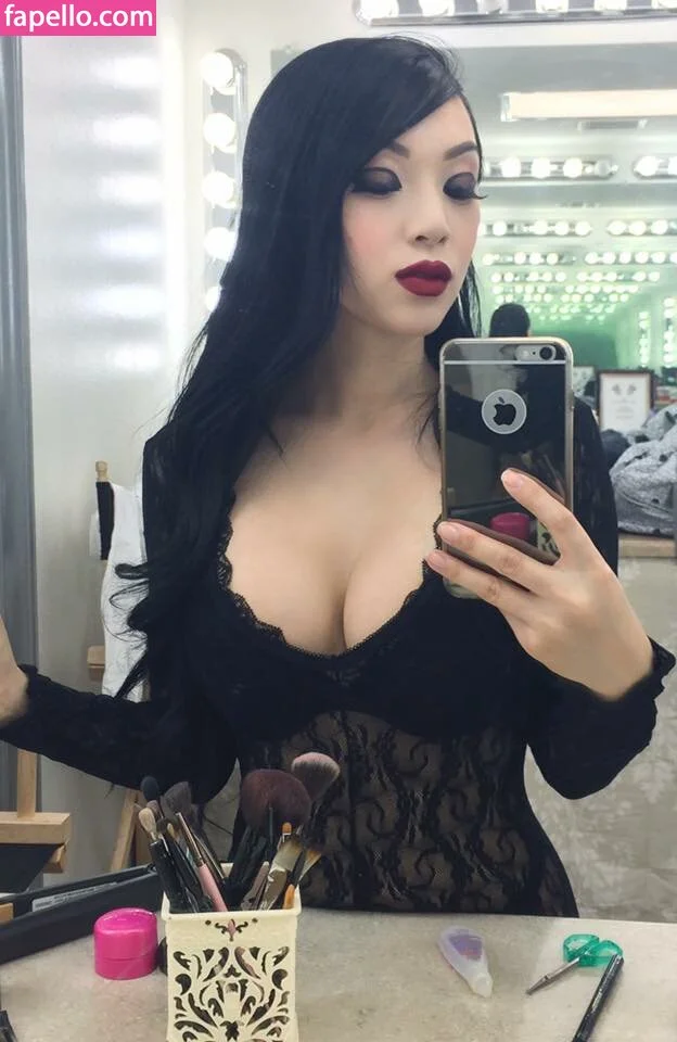 Vampybitme Onlyfans Photo Gallery 