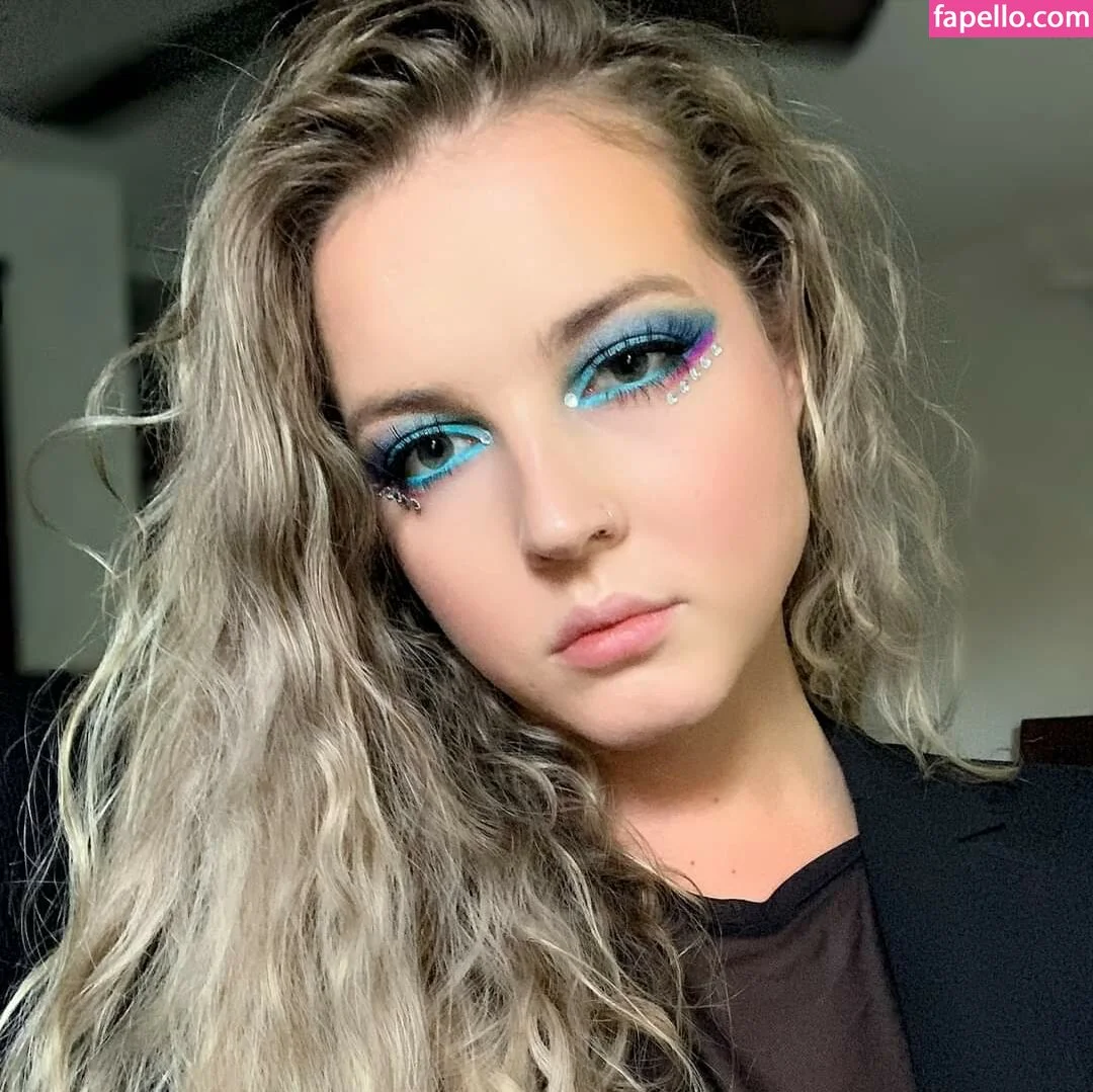 Maya V Henry Onlyfans Photo Gallery 