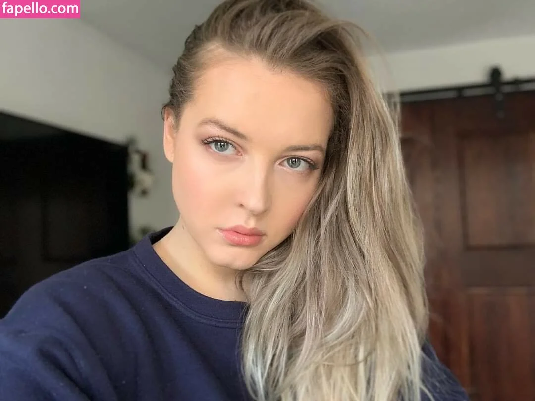 Maya V Henry Onlyfans Photo Gallery 