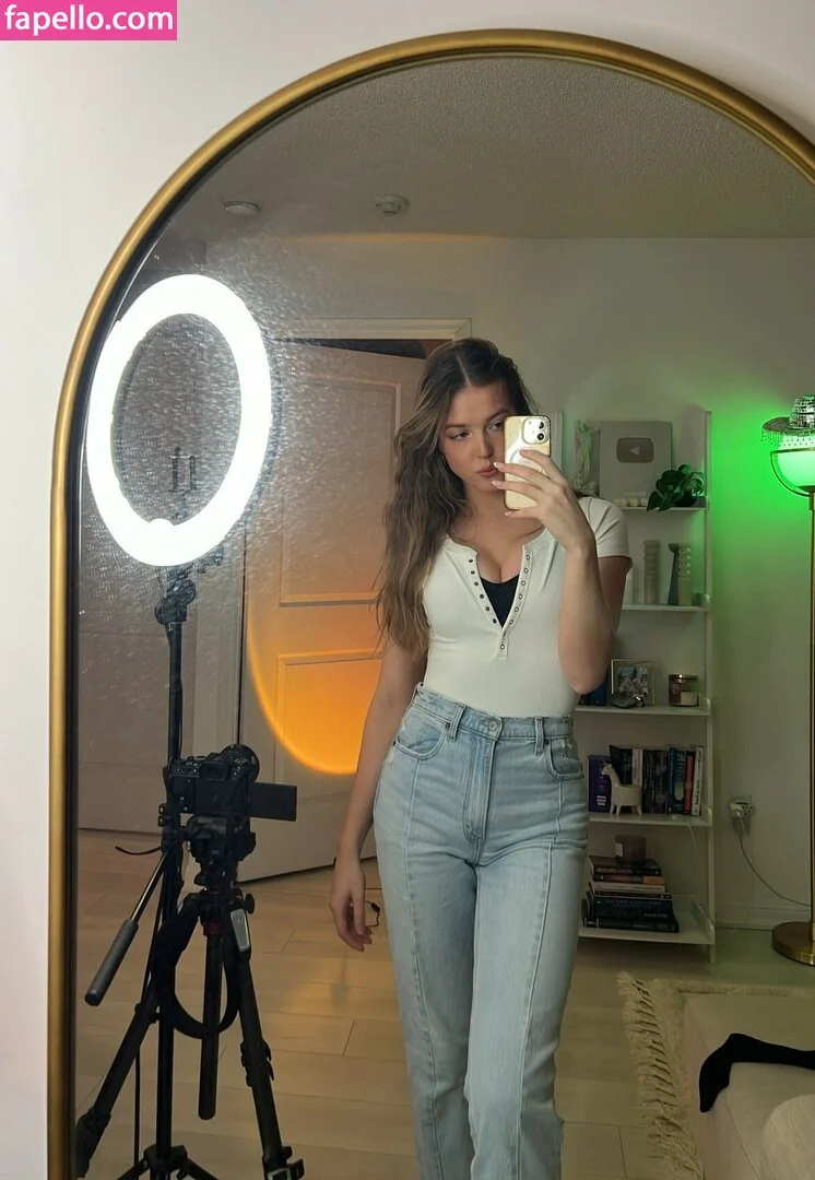 Maya V Henry Onlyfans Photo Gallery 