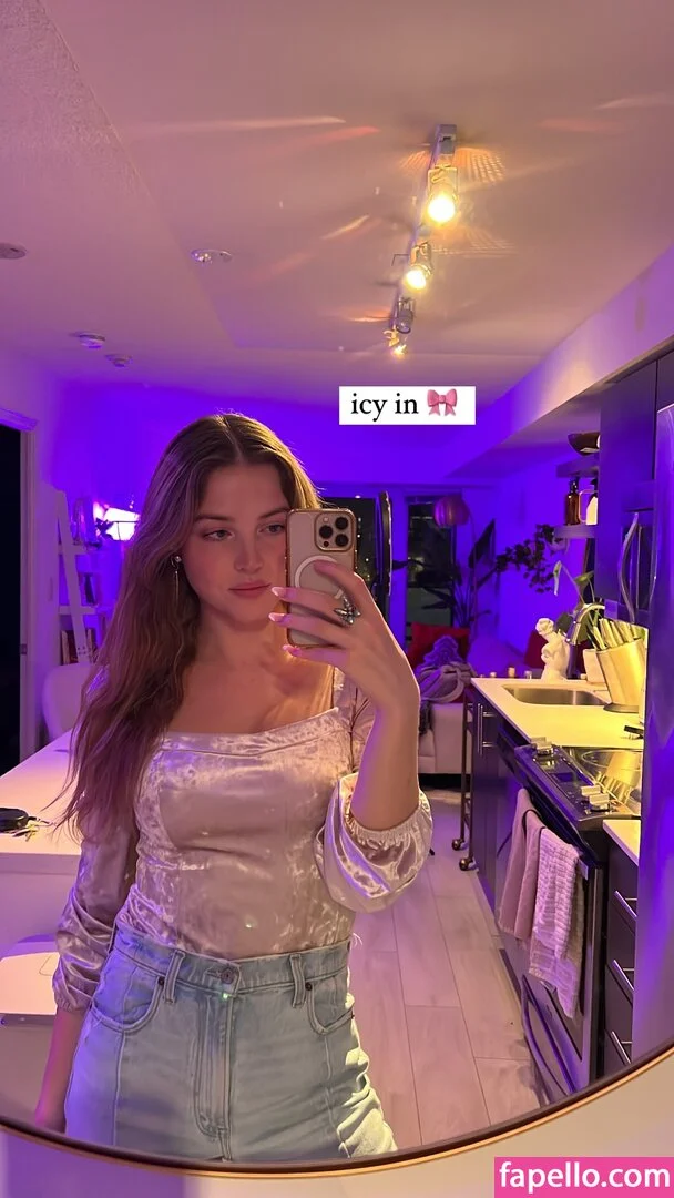 Maya V Henry Onlyfans Photo Gallery 