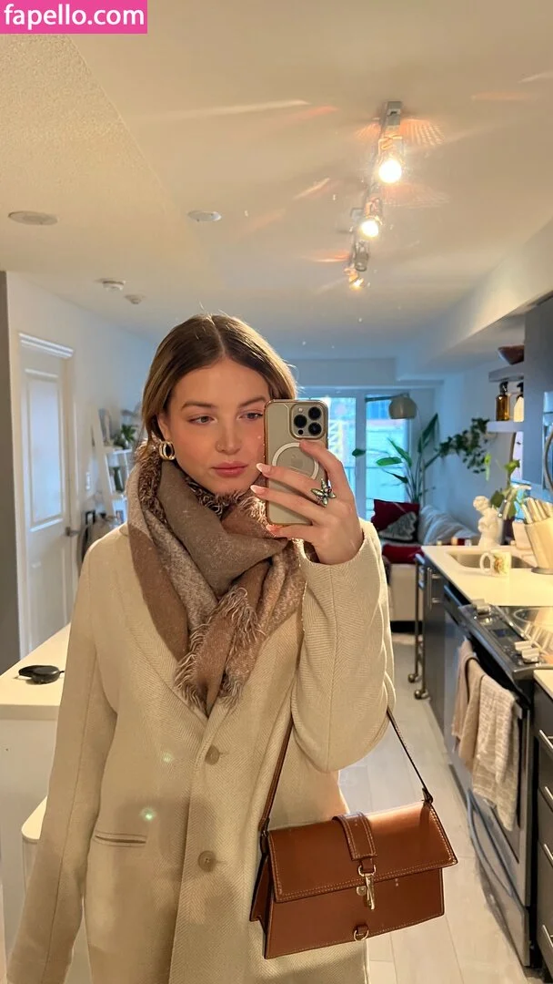 Maya V Henry Onlyfans Photo Gallery 