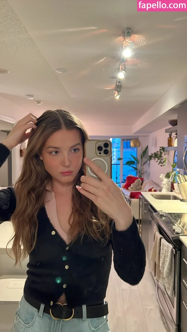 Maya V Henry Onlyfans Photo Gallery 