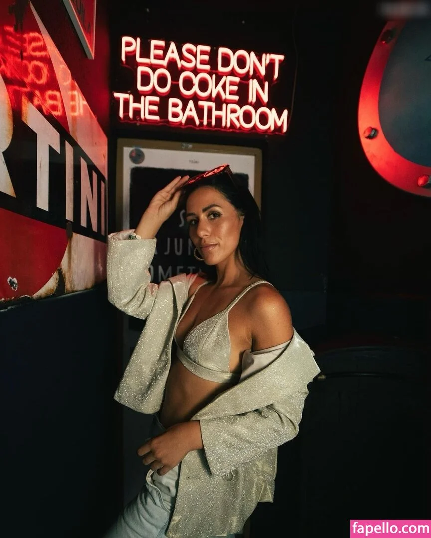 Dara Masi Onlyfans Photo Gallery 