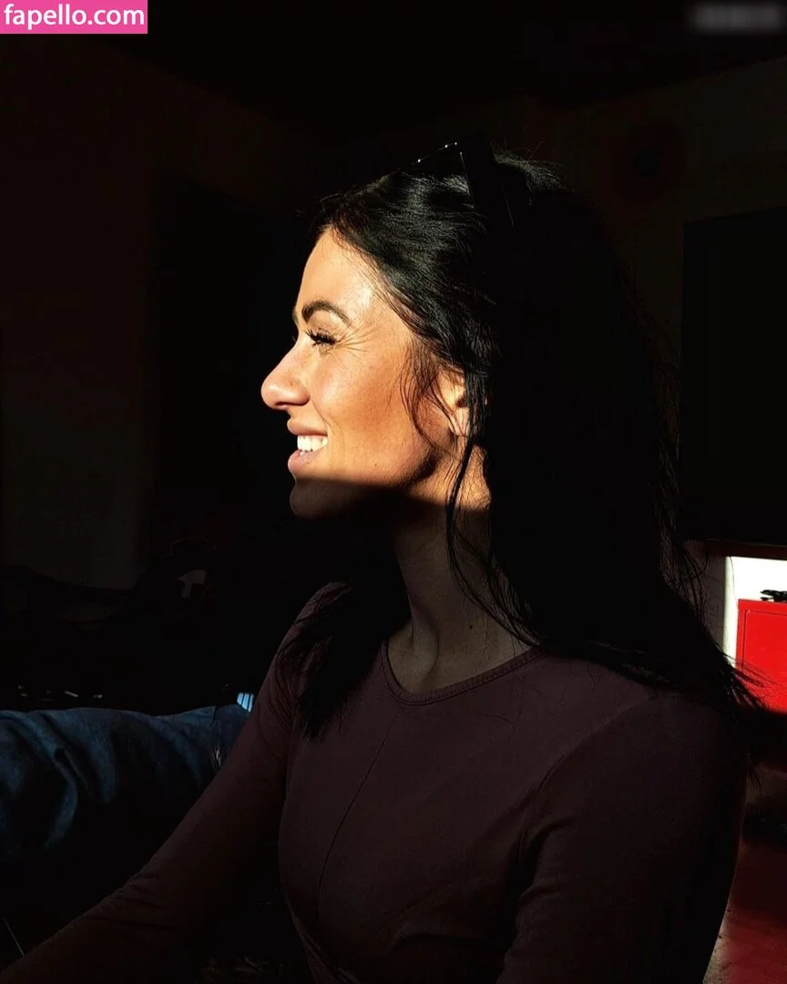 Dara Masi Onlyfans Photo Gallery 