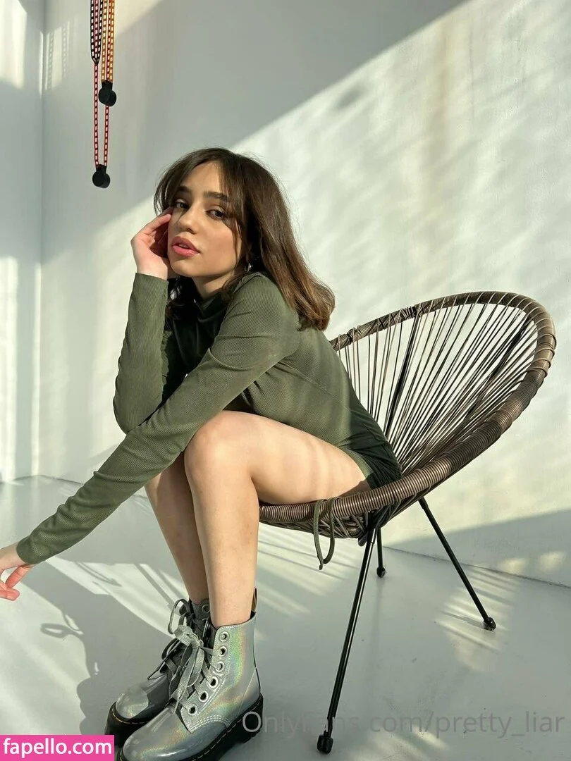 pretty_liar Onlyfans Photo Gallery 
