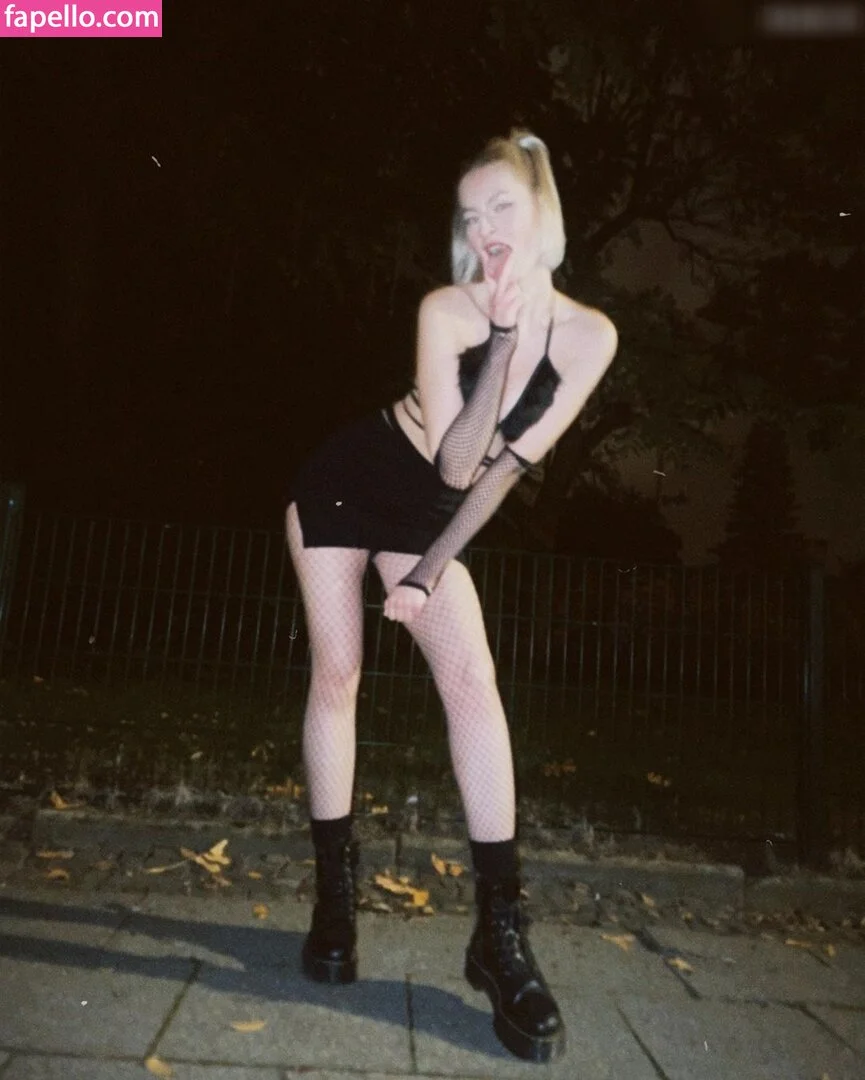 Lena Lischewski Onlyfans Photo Gallery 