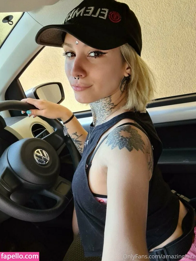 luzzchan Onlyfans Photo Gallery 