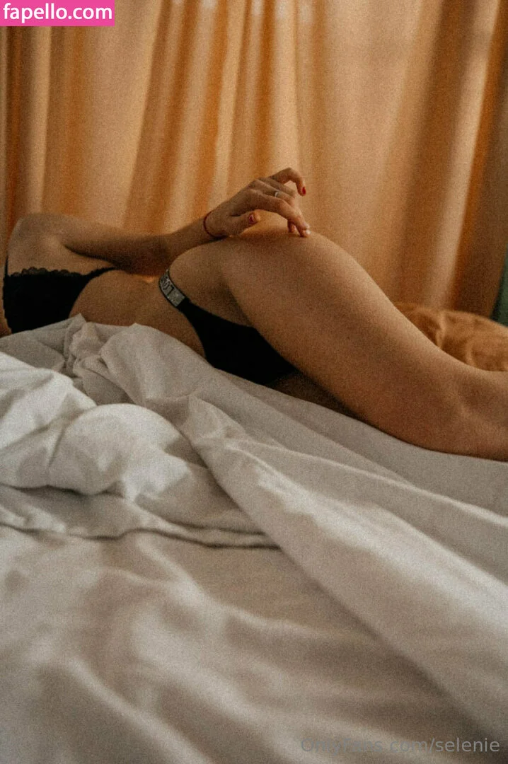 selenie Onlyfans Photo Gallery 