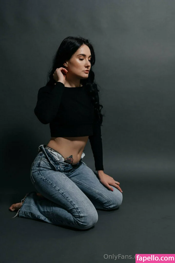 selenie Onlyfans Photo Gallery 