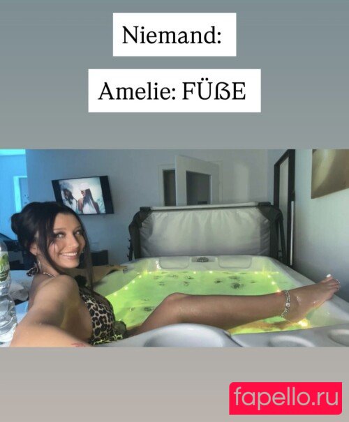 Amelie.gr_ Onlyfans Photo Gallery 