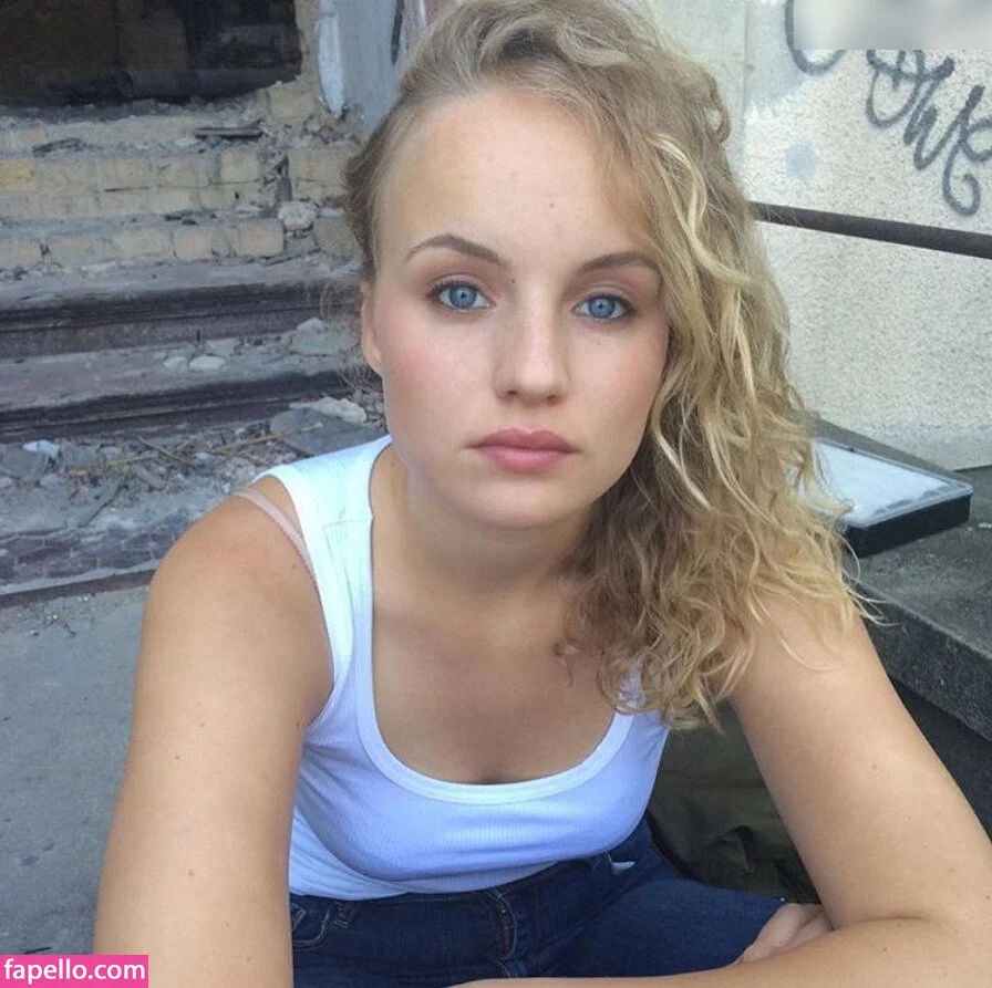 Luise von Finckh Onlyfans Photo Gallery 