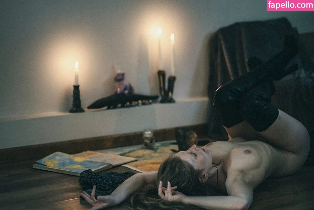 thinloth Onlyfans Photo Gallery 