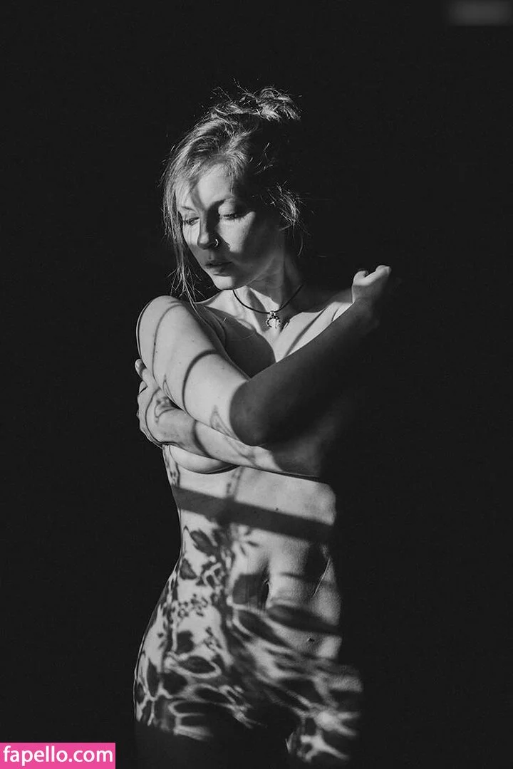 thinloth Onlyfans Photo Gallery 