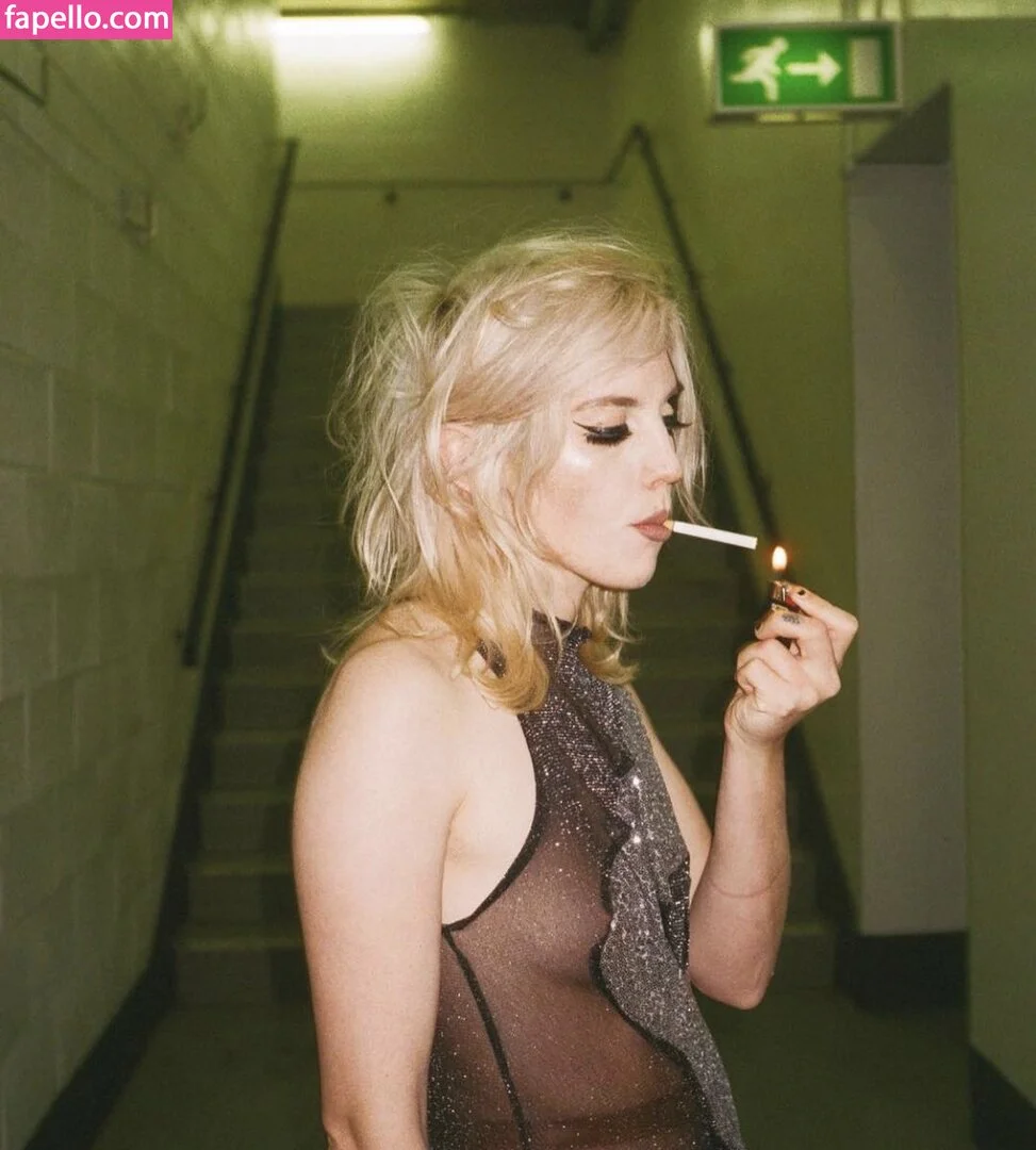 Izzy Phillips Onlyfans Photo Gallery 