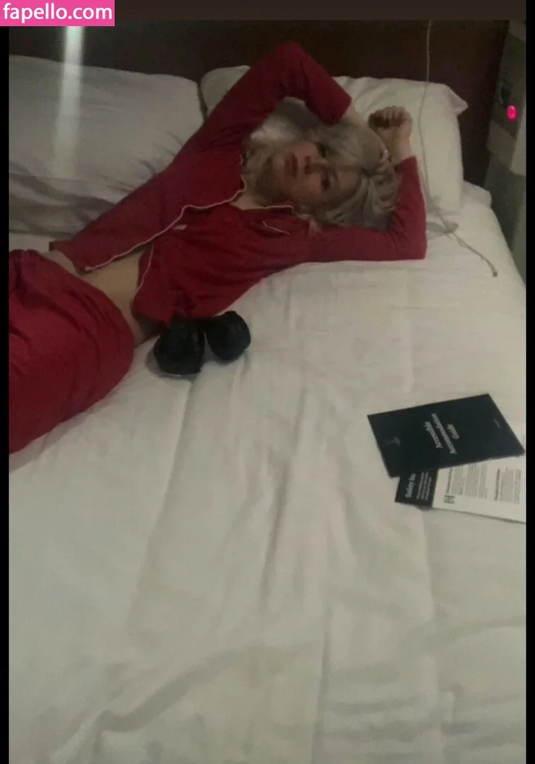 Izzy Phillips Onlyfans Photo Gallery 