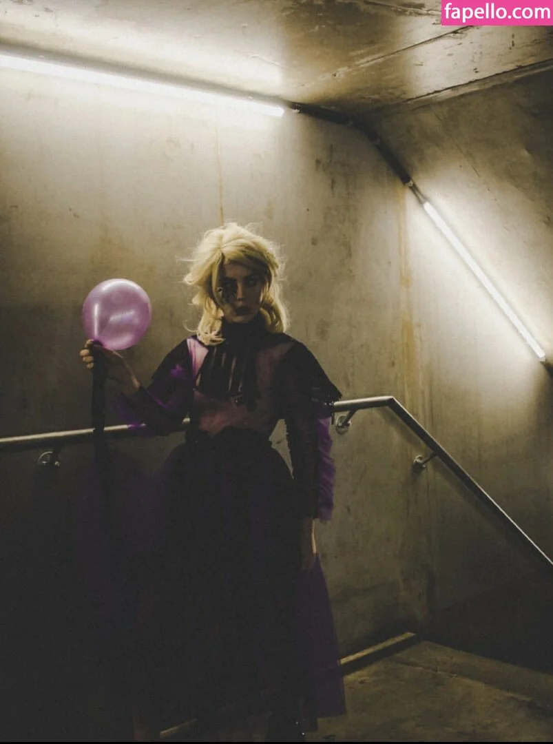 Izzy Phillips Onlyfans Photo Gallery 