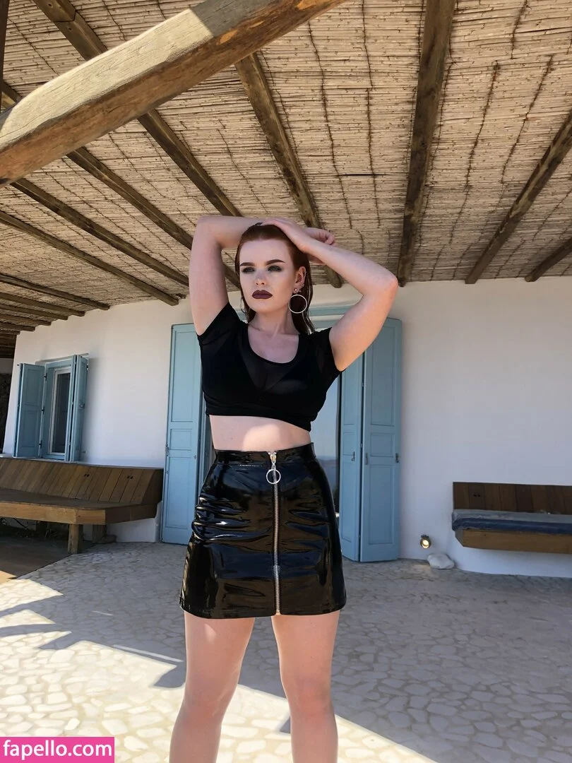 MissDeadlyRed Onlyfans Photo Gallery 