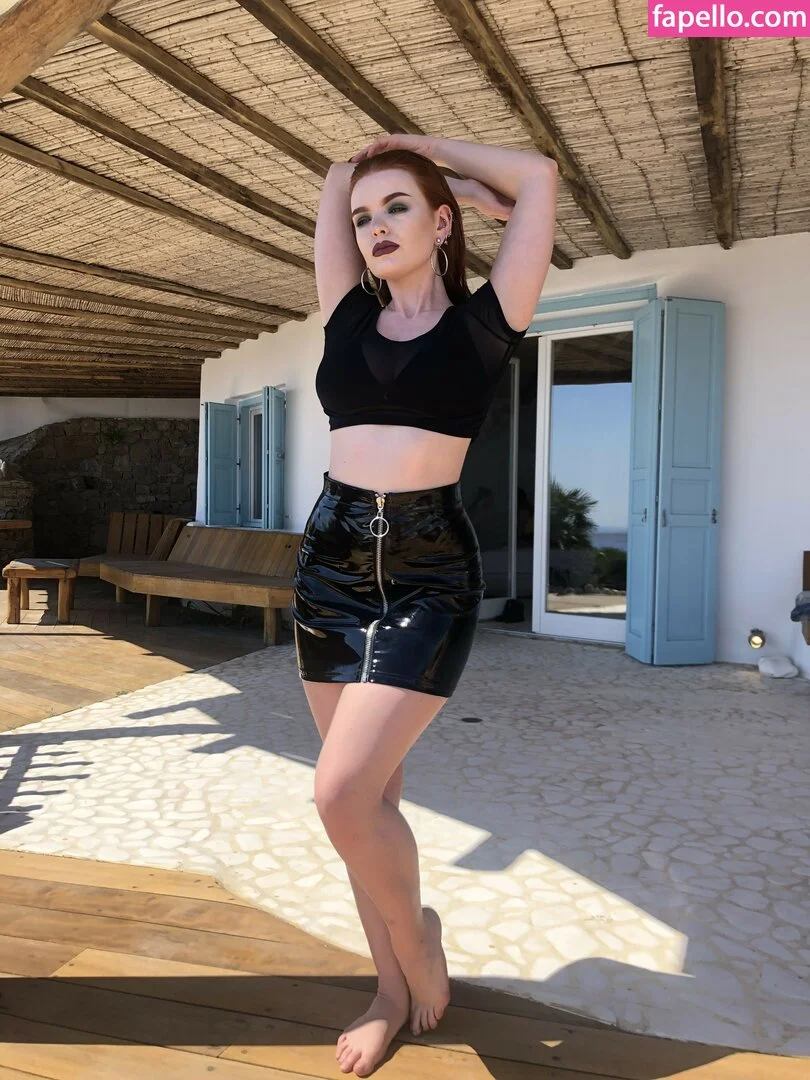 MissDeadlyRed Onlyfans Photo Gallery 