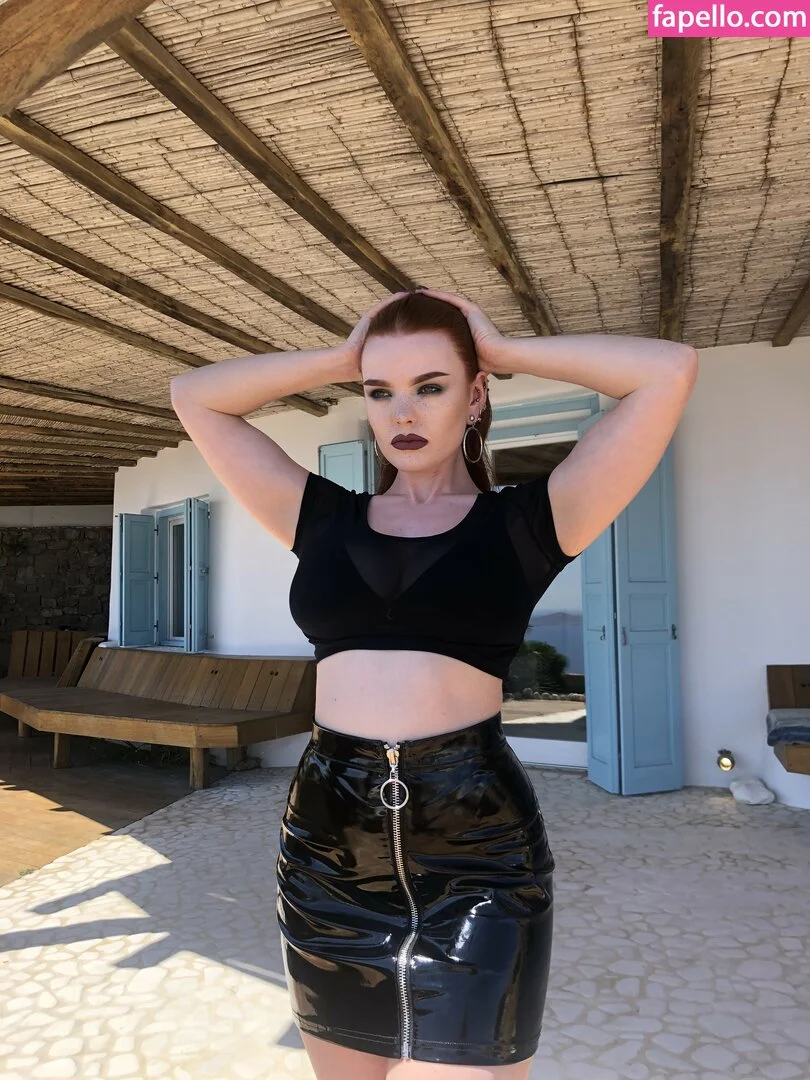 MissDeadlyRed Onlyfans Photo Gallery 