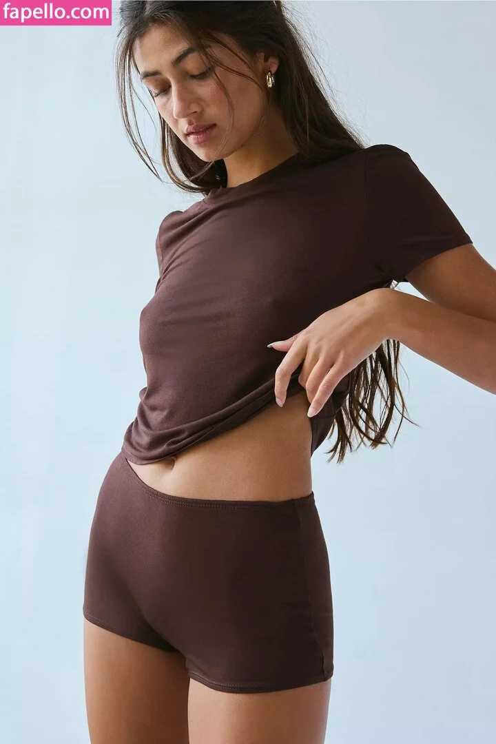 Meeya Dugied Onlyfans Photo Gallery 