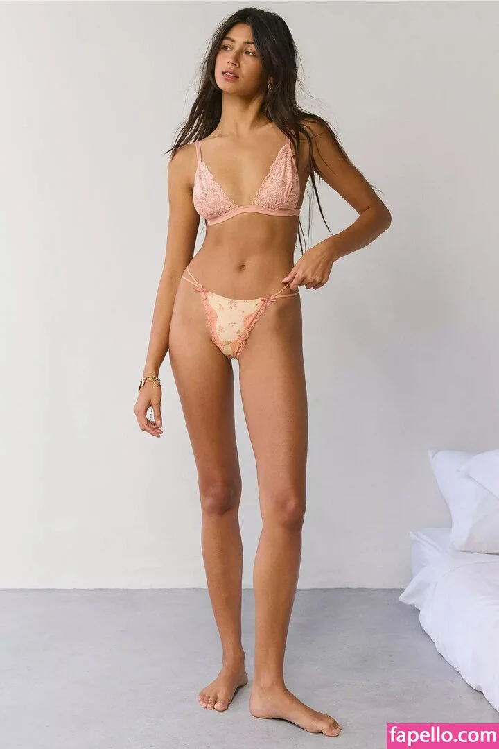 Meeya Dugied Onlyfans Photo Gallery 