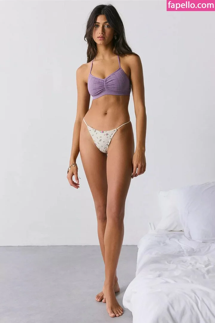 Meeya Dugied Onlyfans Photo Gallery 