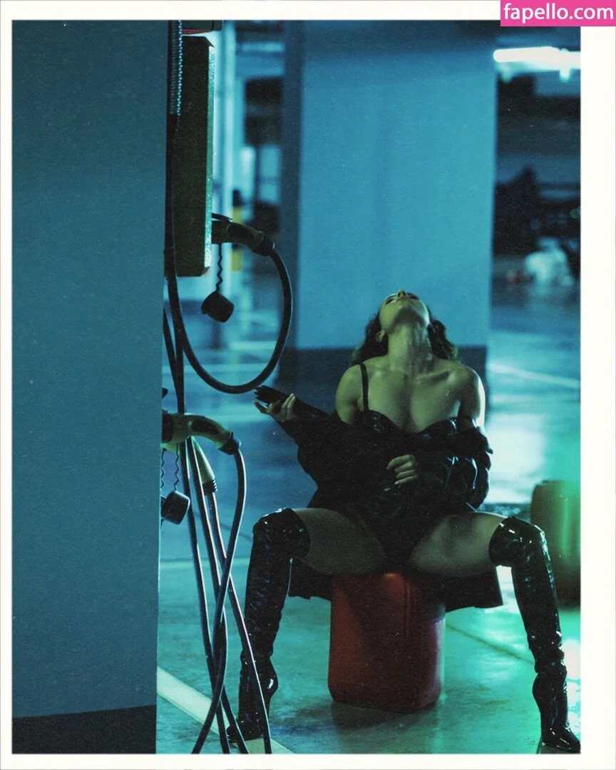 capolya Onlyfans Photo Gallery 