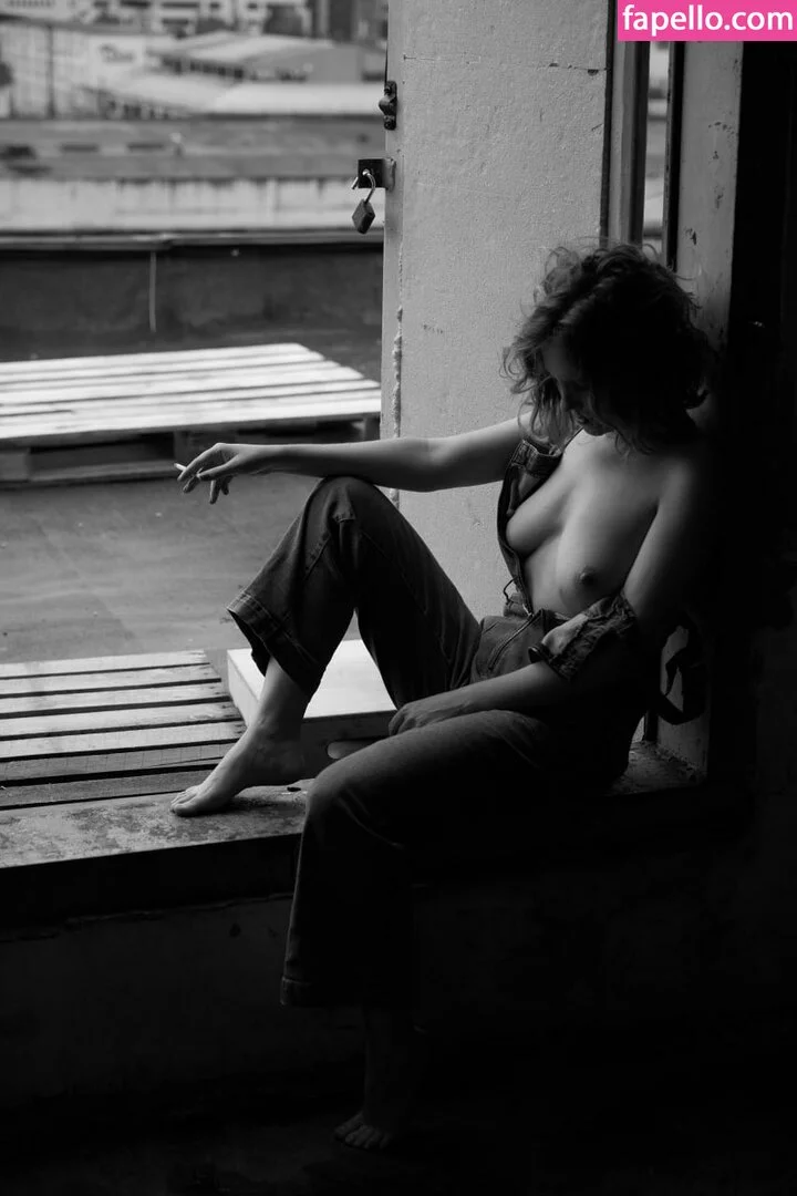 capolya Onlyfans Photo Gallery 