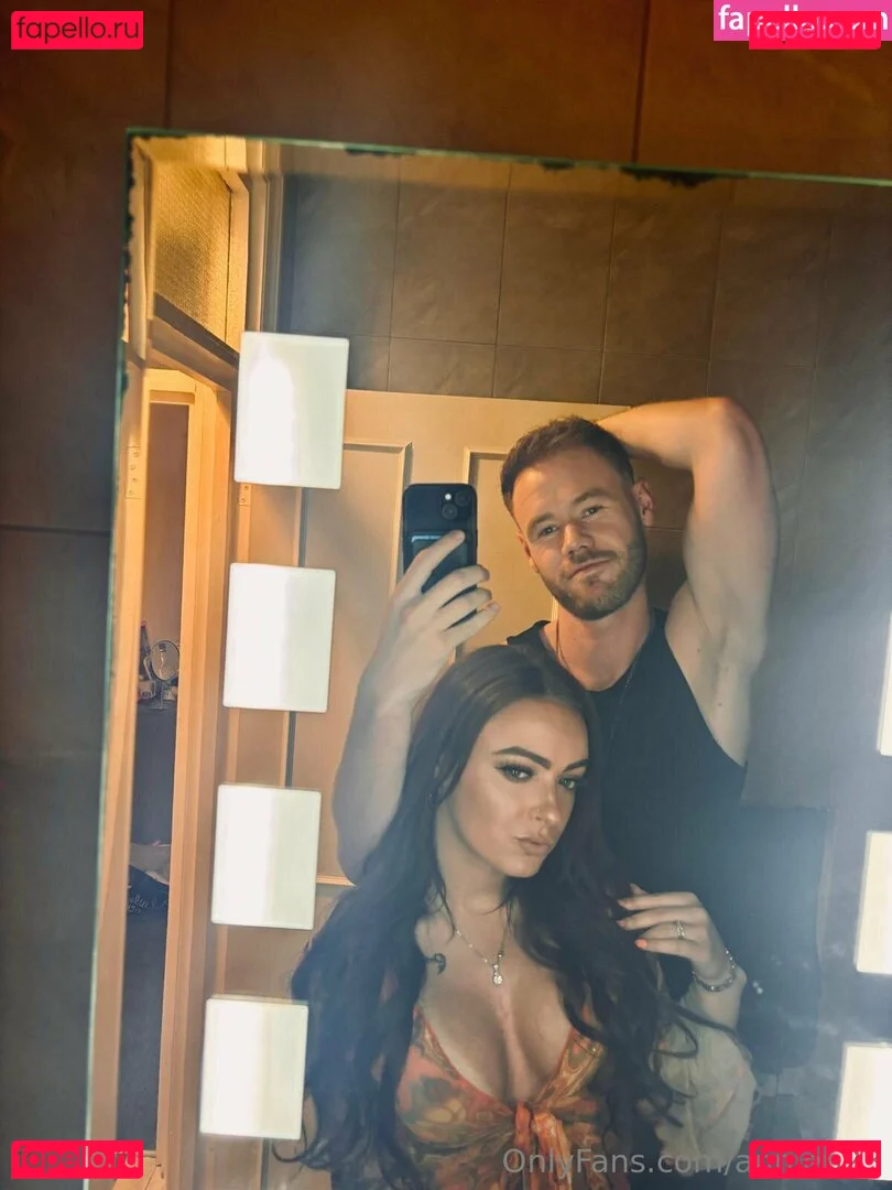 anie_b Onlyfans Photo Gallery 