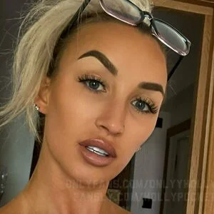 onlyyhollyy Onlyfans Photo Gallery 